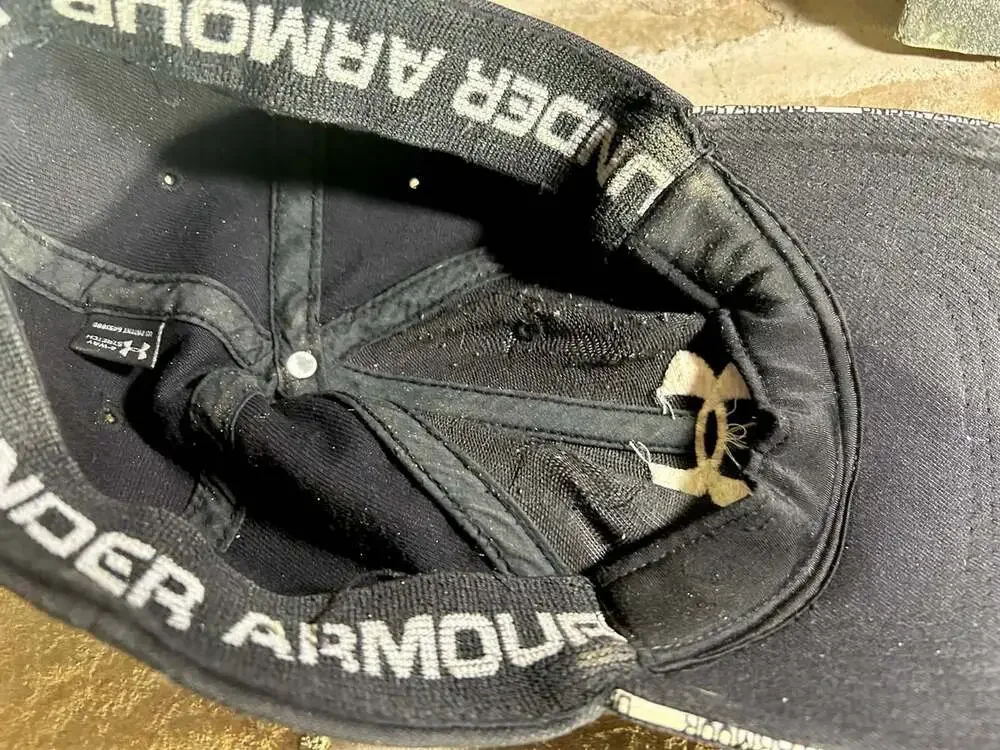 Underarmour black baseball cap